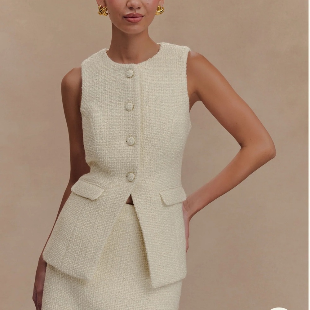 Meshki Cream Textured Sleeveless Set